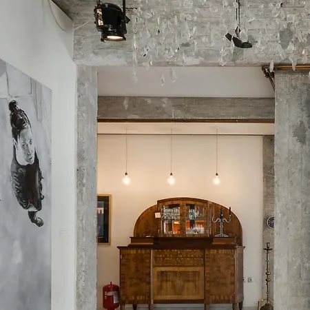 Artists Loft 4 Persons *